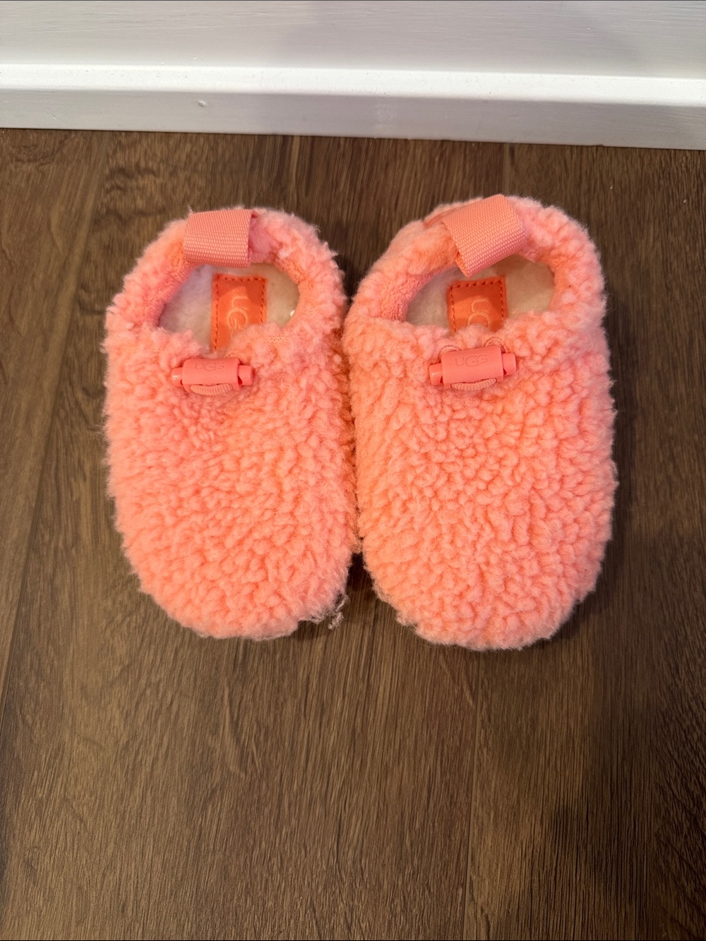 UGG Kids Coral Sherpa Slip-On Slippers
